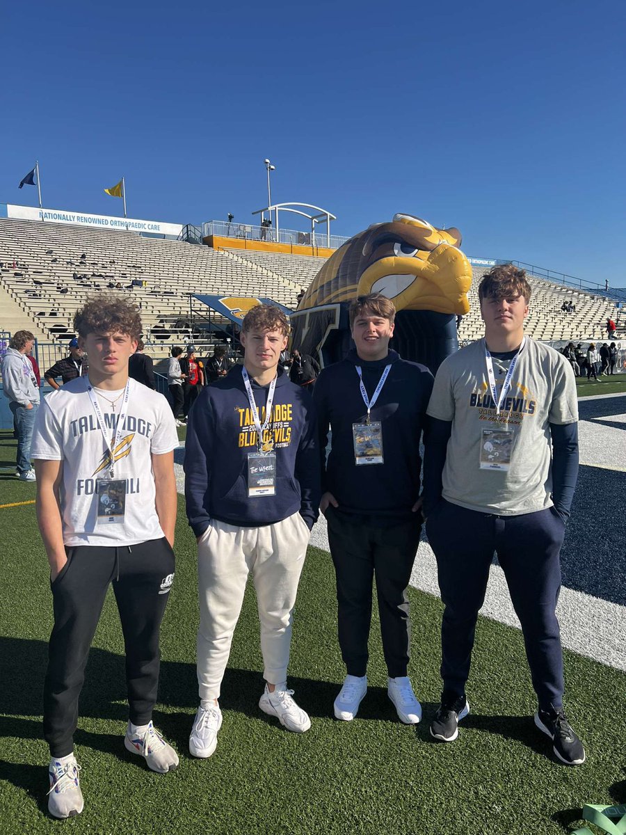 vito10233's tweet photo. Had a great day @KentStFootball! Thank you @MikeAnders97 for the invite! GO FLASHES!! @Tallmadge_FB @CoachMikeHay @KentStFBRecruit https://t.co/vjCfpgIClD