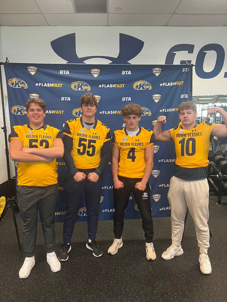 vito10233's tweet photo. Had a great day @KentStFootball! Thank you @MikeAnders97 for the invite! GO FLASHES!! @Tallmadge_FB @CoachMikeHay @KentStFBRecruit https://t.co/vjCfpgIClD