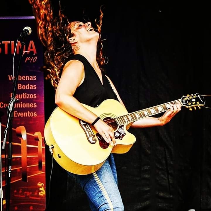 CangasSara's tweet photo. Qué tal collaci@s???🤟
Yo ya preparándome para los conciertos de esta semana!!!

-🎙️Jueves 27, BRAVO DI PREMIERE (Pola de Siero) 21.30H.

- 🎙️ Sábado 29, FESTIVAL AUTOCARAVANAS "HALLOWEEN" (Morcín) 13H.

Quién vien????😁😁😁🤗🤗🤗🎤🎤🎤🎸🎸🎸 https://t.co/hUo1AbU8gb