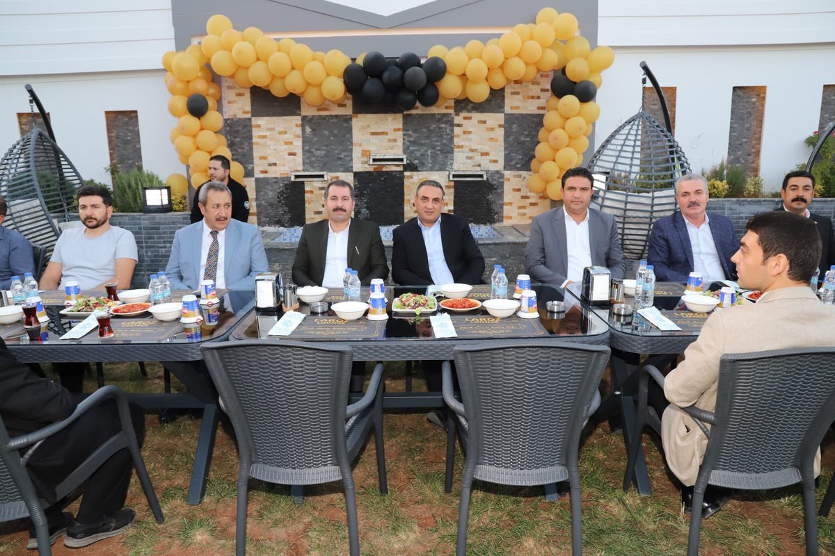 Karaköprü ilçemizde Laroz Lounge Bistro Cafe’nin açılışını gerçekleştirdik. 
Hayırlı bereketli olmasını diliyorum.