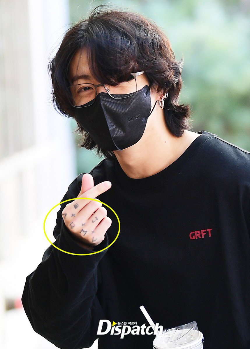 goldenstage_jk's tweet photo. 221024 Airport Media Pics | Jungkook 📸 (2)

#정국 #JUNGKOOK #JK @BTS_twt https://t.co/DwlHPkXAK6