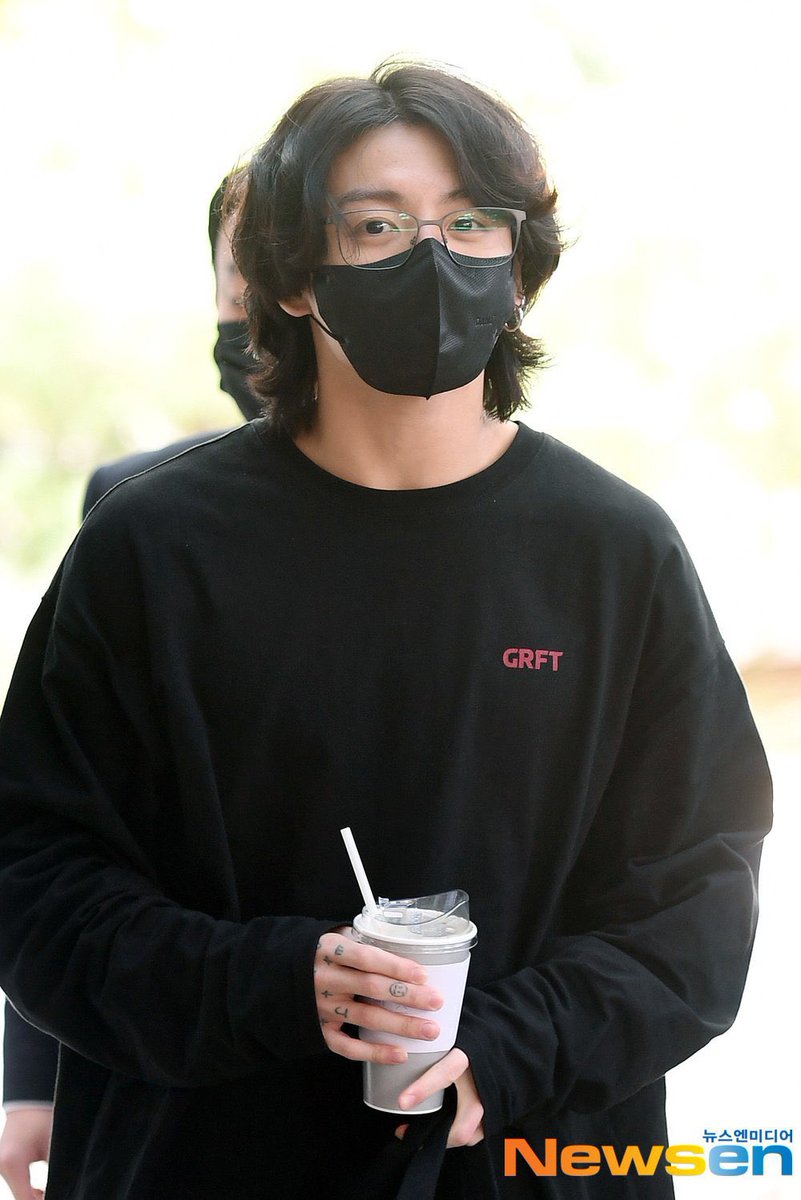 goldenstage_jk's tweet photo. 221024 Airport Media Pics | Jungkook 📸 (3)

#정국 #JUNGKOOK #JK @BTS_twt https://t.co/LkjPDGQFr2