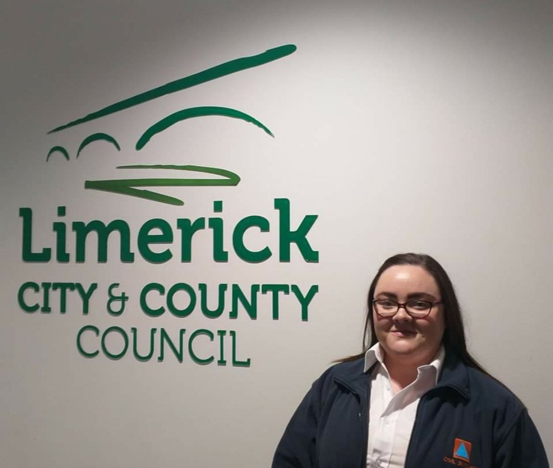 limerickcd's tweet photo. Welcoming Leann Curtis as our new Assistant Civil Defence Officer with Limerick City & County Civil Defence
Wishing you every success in your new role.
@CivilDefenceIRL @LimerickCouncil
@ilovelimerick @thisislimerick
@Limerick_Leader @Live95Limerick
#limerickcivildefence #ACDO https://t.co/mXEsIzHI8W