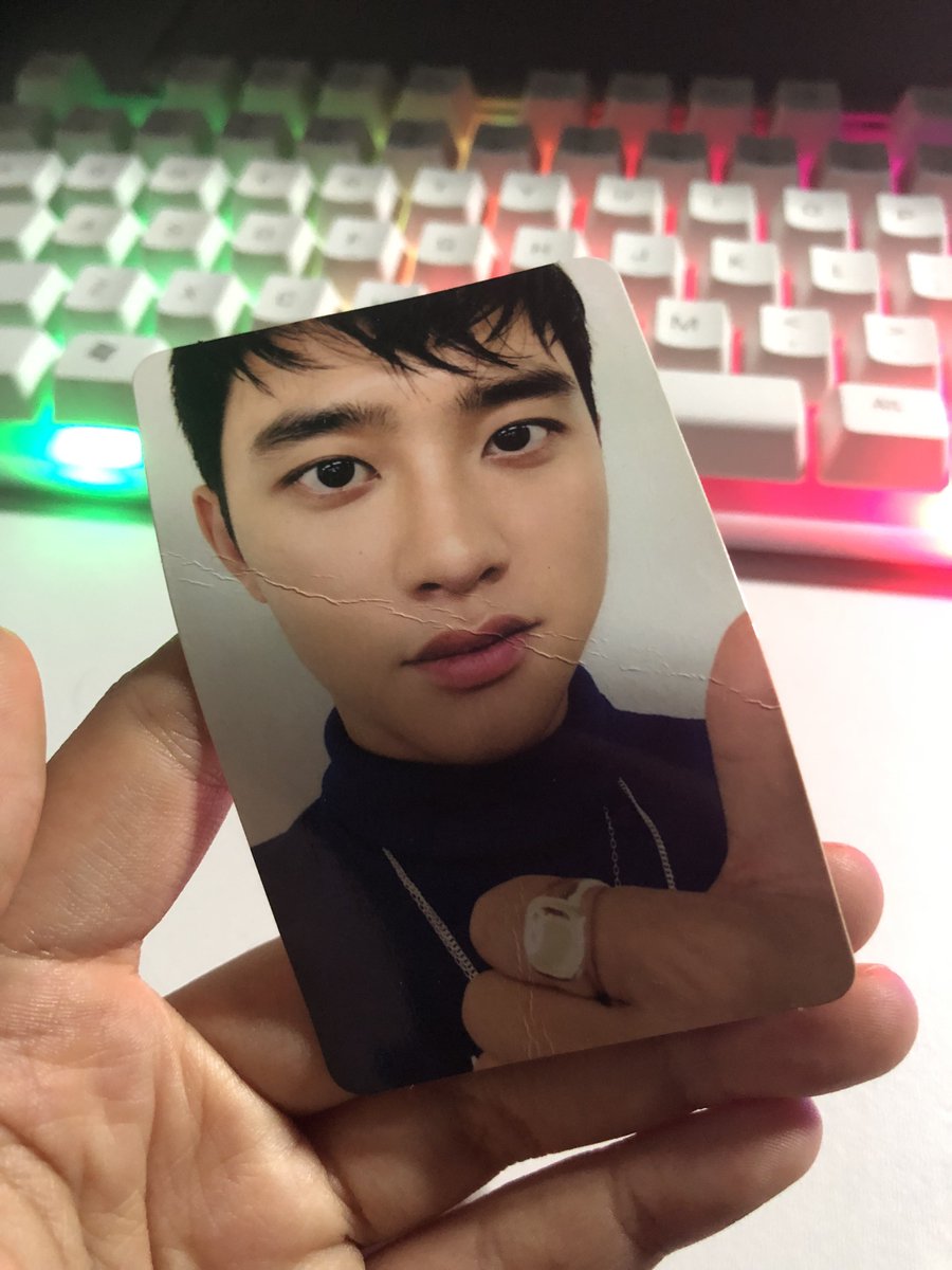 caraazell's tweet photo. RIP MY PRECIOUS DMUMT BLUE TURTLENECK HOT KYUNGSOO PHOTOCARD💔 #kyungsoo #photocard #highdamage https://t.co/SZ49fu1rOA