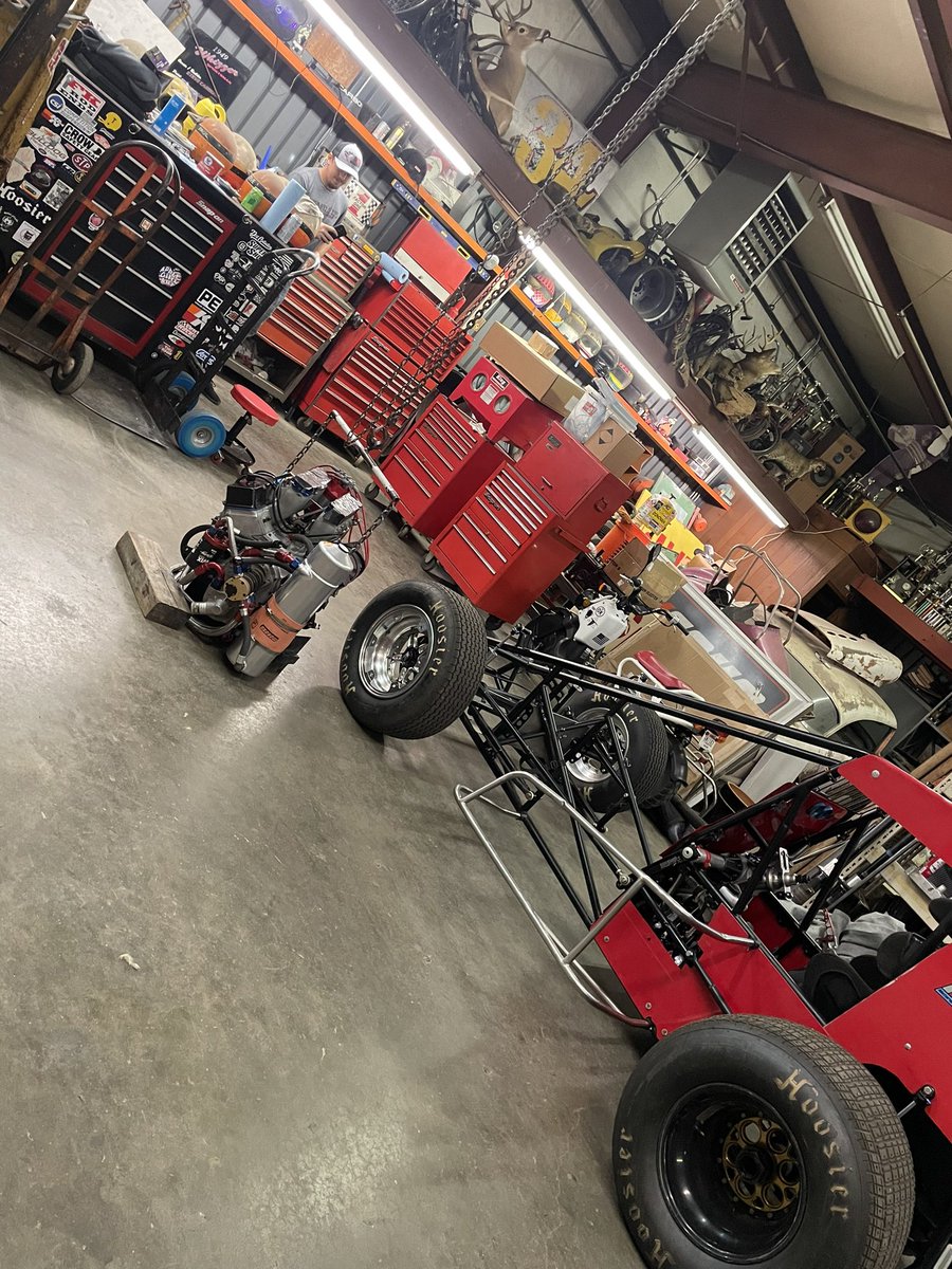 jankybobby's tweet photo. It’s like installing a motor on sacred earth.. stabbing a 410 at the Ofixco / @7URacing headquarters 

Big thanks @Calibone &amp; @fr8train36 https://t.co/HmrbK1b6vS