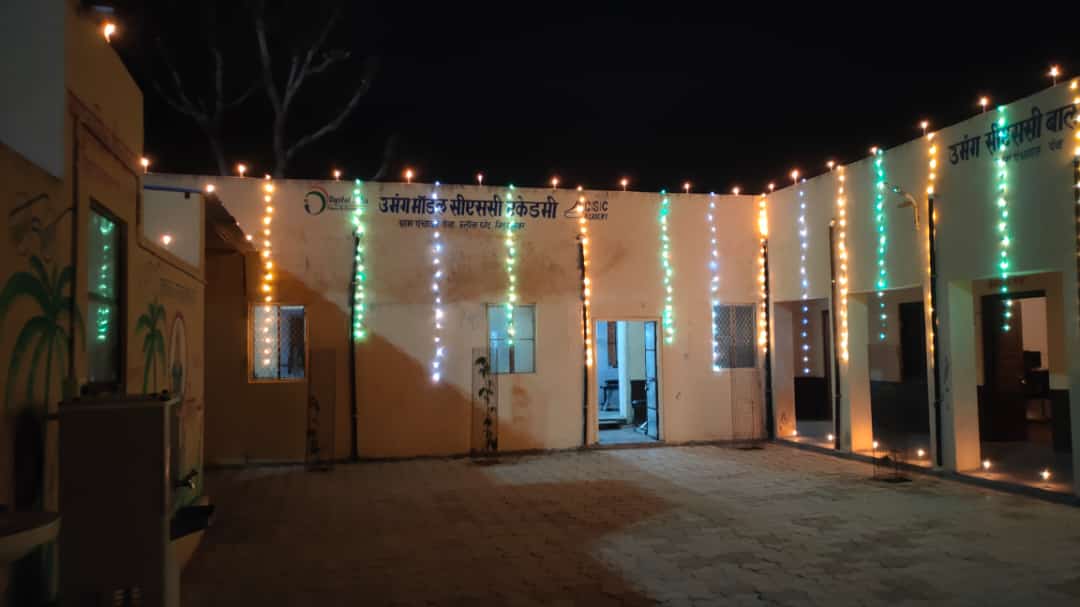 gujsindia's tweet photo. Deepwali decoration and celebration at Umang Model CSC Academy @academy_csc pewa VLE Naresh Kumar.
@dintya15 
@ceo_csc 
@PatankarRishi 
@subodhmishracsc 
@KingomSmec 
@Kingpradeep051 https://t.co/1xv4sxxZQ4