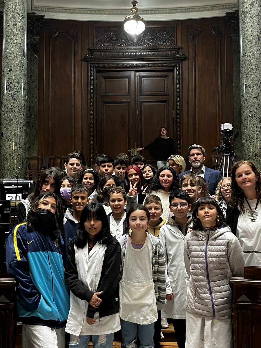 Hoy tuvimos nueva sesión del programa. 
Nos visitaron los colegios “Bayard”, “República de Honduras”, y “La Candelaria”. 
Agradecemos a todos por su participación y al diputado <a href="/MatiasLopezBA/">Matías López</a> por presidir la sesión.