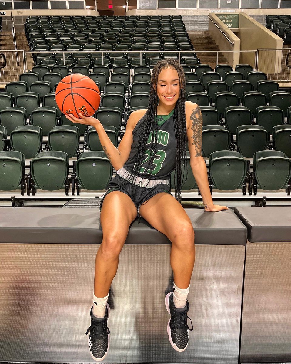 jasshale23's tweet photo. ou oh yeah!!❤️‍🔥 https://t.co/liihcmhJtb