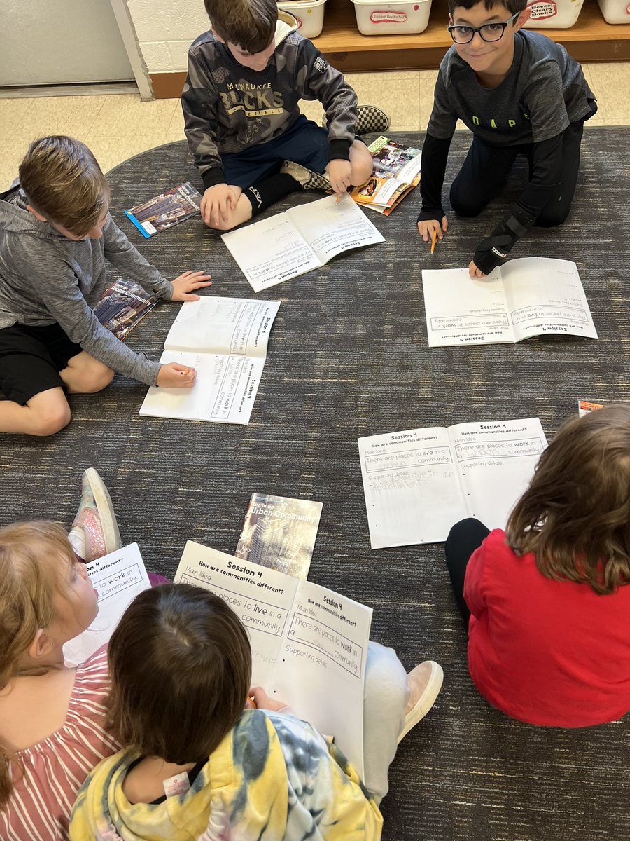 Buch2ndGrade's tweet photo. Today we researched three different types of communities:  urban, suburban, and rural.  Students worked in groups to do their research.  #BuchananBears #LivoniaPride https://t.co/2mtGMF2trQ