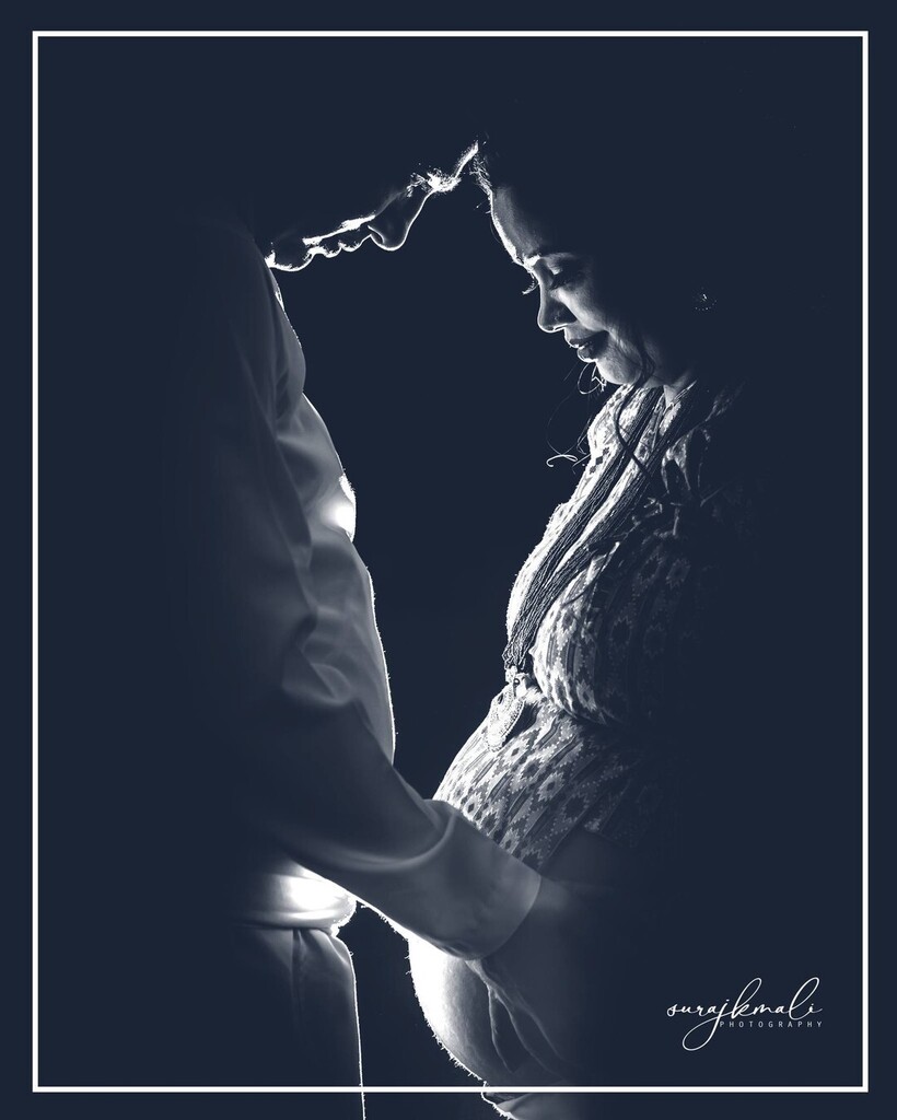 surajkmali's tweet photo. ❤️ Happy Motherhood, Happy Couple, Happy Family 😊 

#maternity #pregnancy #baby #pregnant #maternityphotography #newborn #motherhood  #photography #family #maternityshoot #momtobe #babyboy #newbornphotography #momlife #babybump #newmom #silhouette #m… https://t.co/rouiZtFhs8 https://t.co/4Xnd74D1N3