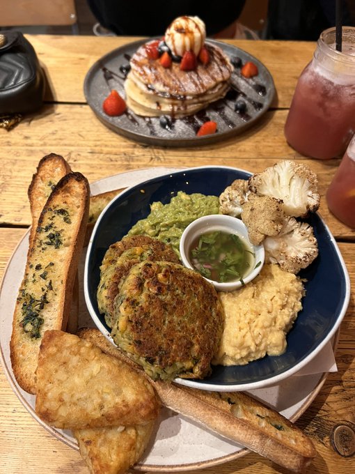 simp funded 😻😻😻 https://t.co/roW8LeFvVg