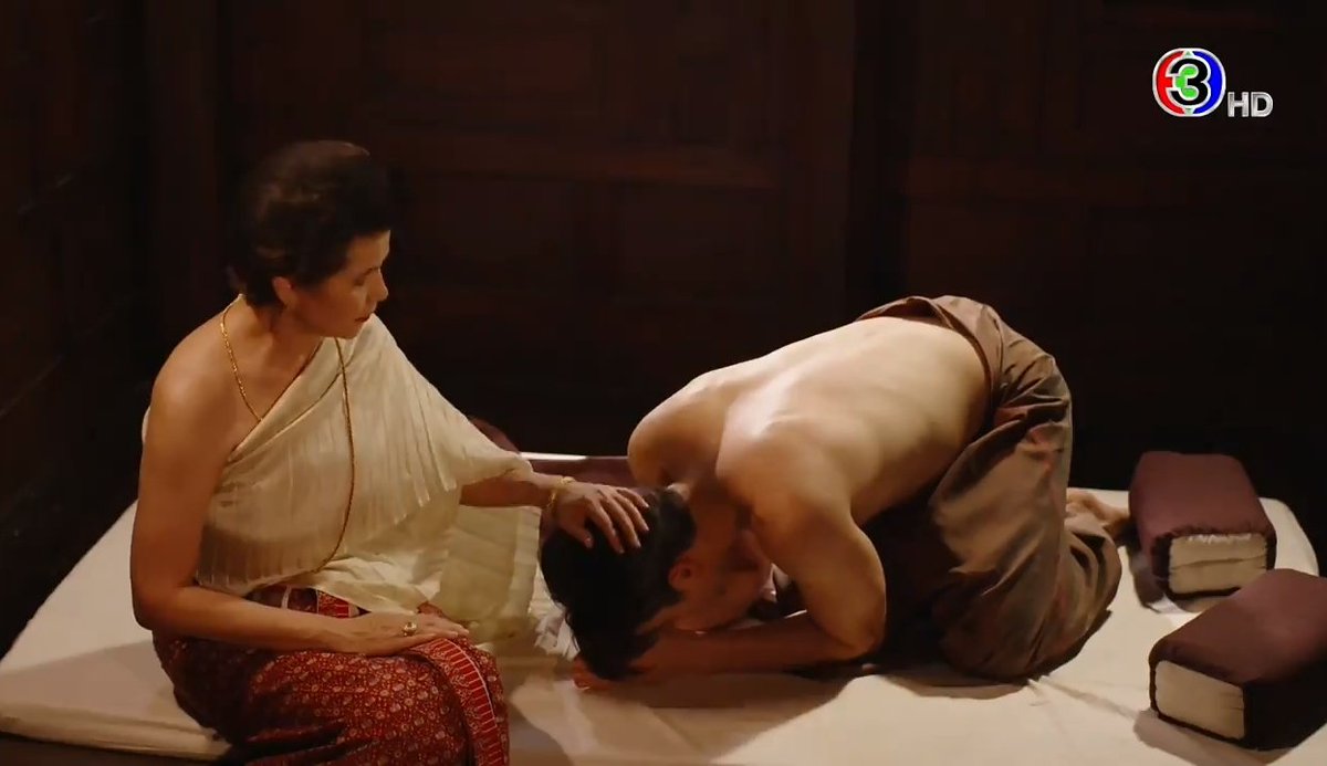 2223333ii's tweet photo. คุณหญิงแสร์และลูกของเขา #ลายกินรีep1 https://t.co/4BiA5y3Q2h