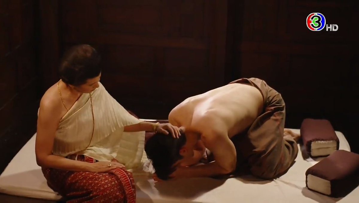 2223333ii's tweet photo. คุณหญิงแสร์และลูกของเขา #ลายกินรีep1 https://t.co/4BiA5y3Q2h