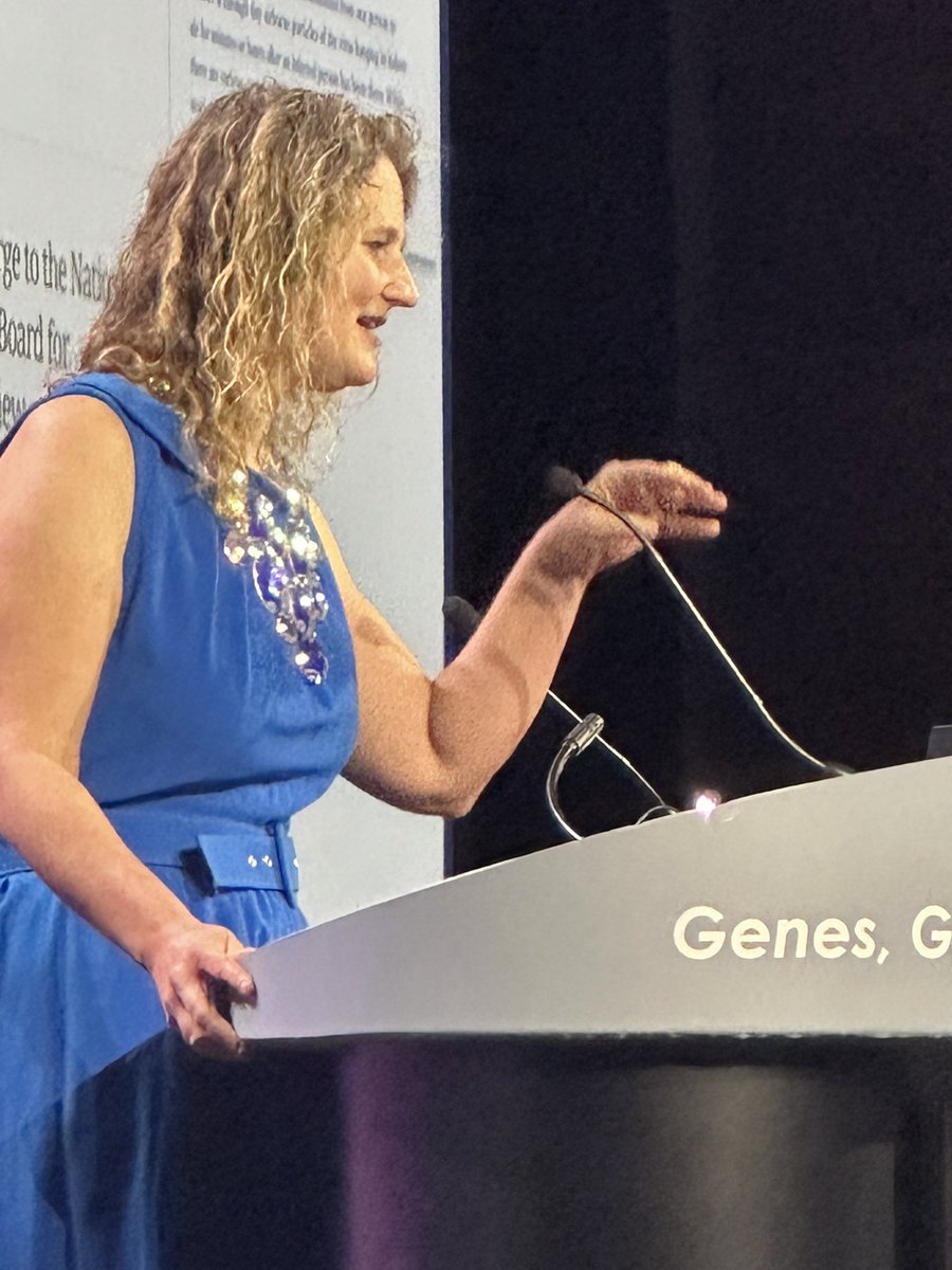 ShonubiDare's tweet photo. Grateful to the multi-talented @CWolinetz46 from @WHOSTP for kicking off #ASRM2022 @ReprodMed https://t.co/JlWQh5JjH6