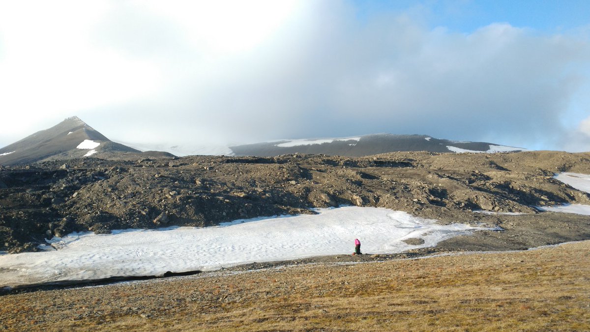 New research led by Christina Larkin <a href="/cslarkin1/">Dr. Christina Larkin</a>, with Alex Piotrowski &amp; <a href="/UCam_RiverWATCH/">UCam RiverWATCH</a>🎇

An historic ‘weather map’ of ocean currents in the North Atlantic 🌊🗺️ The high res Nd isotope study gives a new angle on deep water formation during the LGM.  

👉nature.com/articles/s4156…