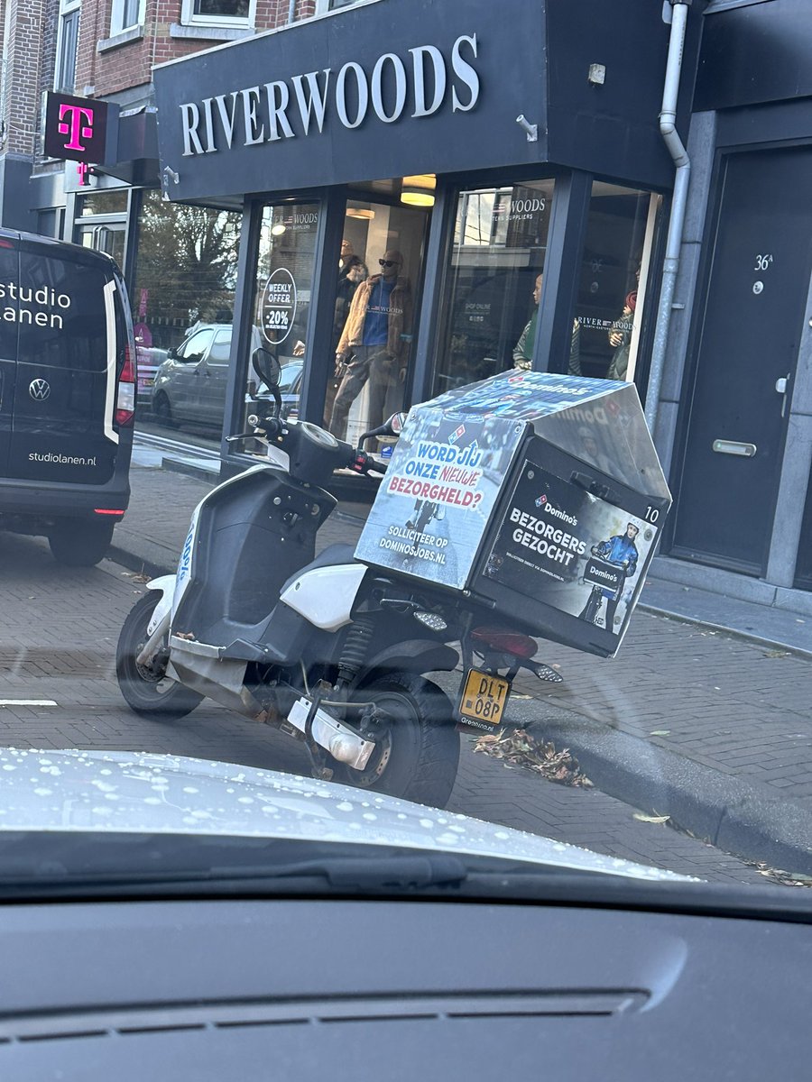 RcardoD's tweet photo. Nou @dominospizzanl, gauw doorzoeken. Want deze bezorger snapt het niet helemaal denk… https://t.co/u7KidXCLaD
