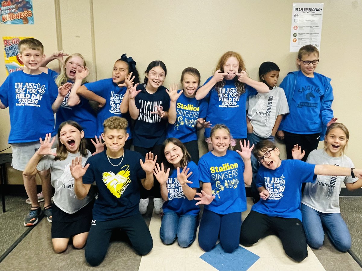 saiglingelem's tweet photo. We are “Better Together!” Celebrating Red Ribbon Week with our spirit wear! #SaiglingShines #redribbonweek https://t.co/phQrPHpt8K