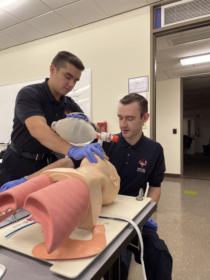 emts_inc's tweet photo. Dean Paramedic Course #5 Practicing in the Airway Management Lab: https://t.co/MFr7VkbhjA