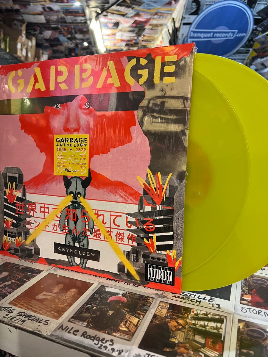 ↪️ GARBAGE ANTHOLOGY ↩️ the career-spanning collection is here on yellow double-vinyl banquetrecords.com/garbage/anthol…