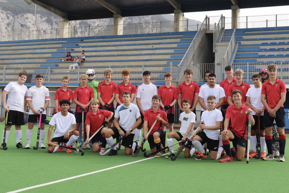 U18 boys vs Warminster!

An unexpected yet entertaining friendly game for some of our local U18 boys last week who took on a visiting school from the U.K. Our boys demonstrated some impressive offensive and defensive skills, making it an entertaining game for all those watching.