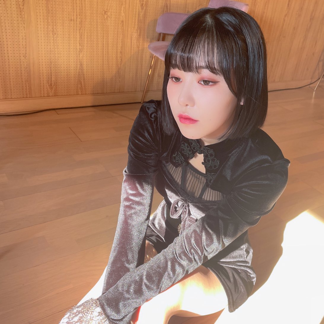 PF_Official_X's tweet photo. [#핑크판타지_미쿠]

컴백해서 많은 래빗들에게 무대를 보여줄 수 있어서 정말 행복했어요🥳🤍
러빗들!! 역시 핑판밖에 없죠?ㅋㅋㅋ

앞으로의 무대도 기대와 관심 많이 부탁드립니다!!!!🌈

#미쿠 #Miku #みく 
#핑크판타지 #PINKFANTASY 
#ピンクファンタジー https://t.co/lhjqcbO3sM