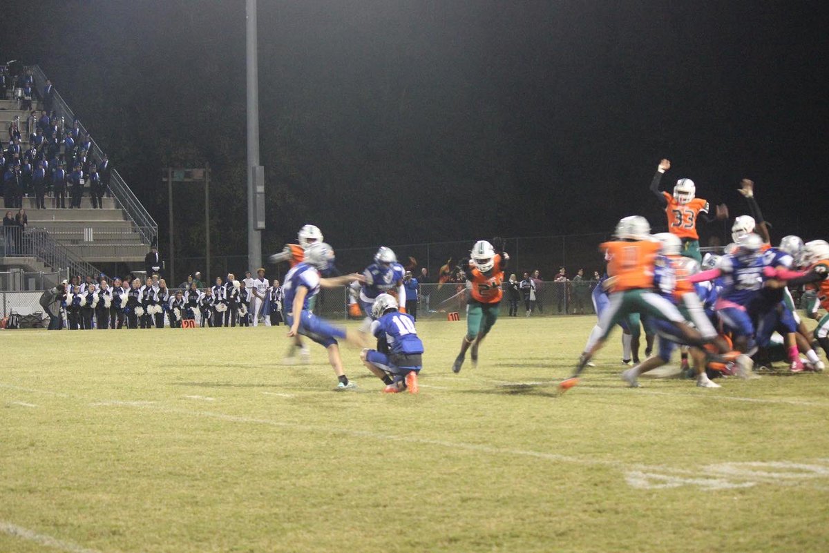 EHSRamsFootball's tweet photo. Some highlights from our victory on the road this past Friday vs. Belleview! This Friday night the Rams are back at home against district opponent Santa Fe High and will honor our Seniors for Senior Night! We look forward to seeing all of Ram Nation out there! #RamPride #RoadRams https://t.co/jXP6wsO75H