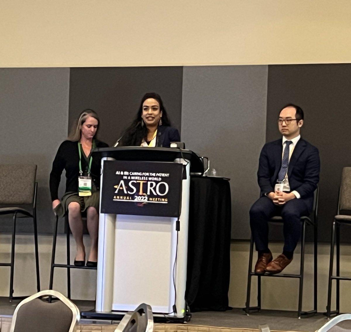 The amazing Dr Ahmed leading off the peds session at #ASTRO22 sharing her analysis of pelvic Ewing outcomes on COG studies <a href="/MayoCancerCare/">Mayo Clinic Comprehensive Cancer Center</a> <a href="/MayoRadOnc/">Mayo Clinic Radiation Oncology</a>