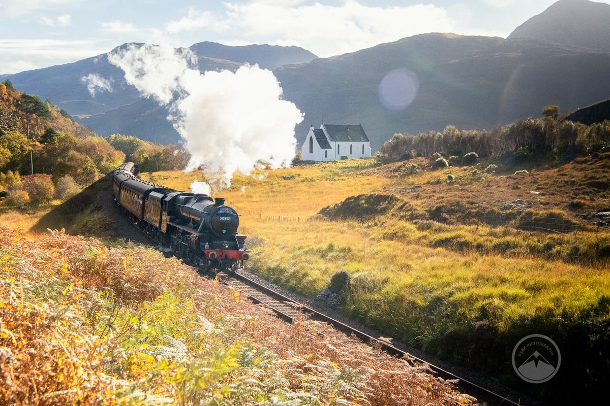 West Coast Railways ‘Jacobite’ service passing Polnish Chapel in glorious Autumn weather last Wednesday, 19 October #jacobite @VisitScotland #WestCoastRailways