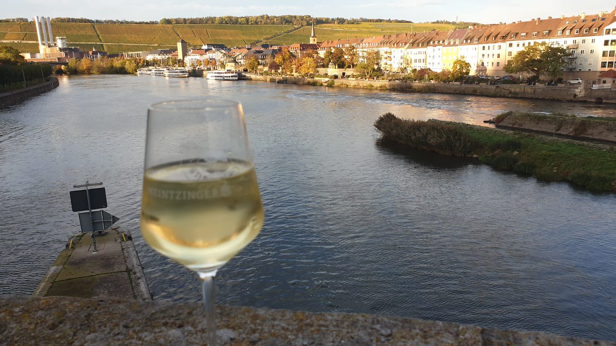 __Sara_W_'s tweet photo. Byebye #wuerzburg. https://t.co/tQuJYUEf1E