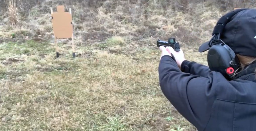 HandgunsMag's tweet photo. Julie Golob of Team @Trijicon has a pro-tip for faster target transitions. Watch the tip video at https://t.co/TVk7tFpgXS.
#ShootingTips #GunRange #ProStaff #RangeTips #TargetTransition https://t.co/t4OwC2QMpJ