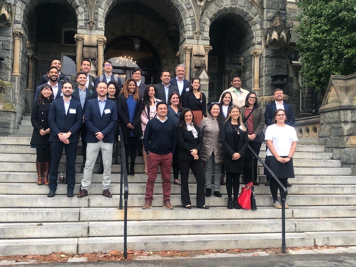 ILGAlumni's tweet photo. #CampTour por @georgetownuniversity para dar lá bienvenida a los nuevos participantes de #ILG2022 de @georgetownlatam. Gracias a #Ingrid y #Annya por acompañarnos en esta recorrida y contarnos todo acerca de la historia de esta gran Universidad. #Bienvenidos! https://t.co/mwvOxtxJ56
