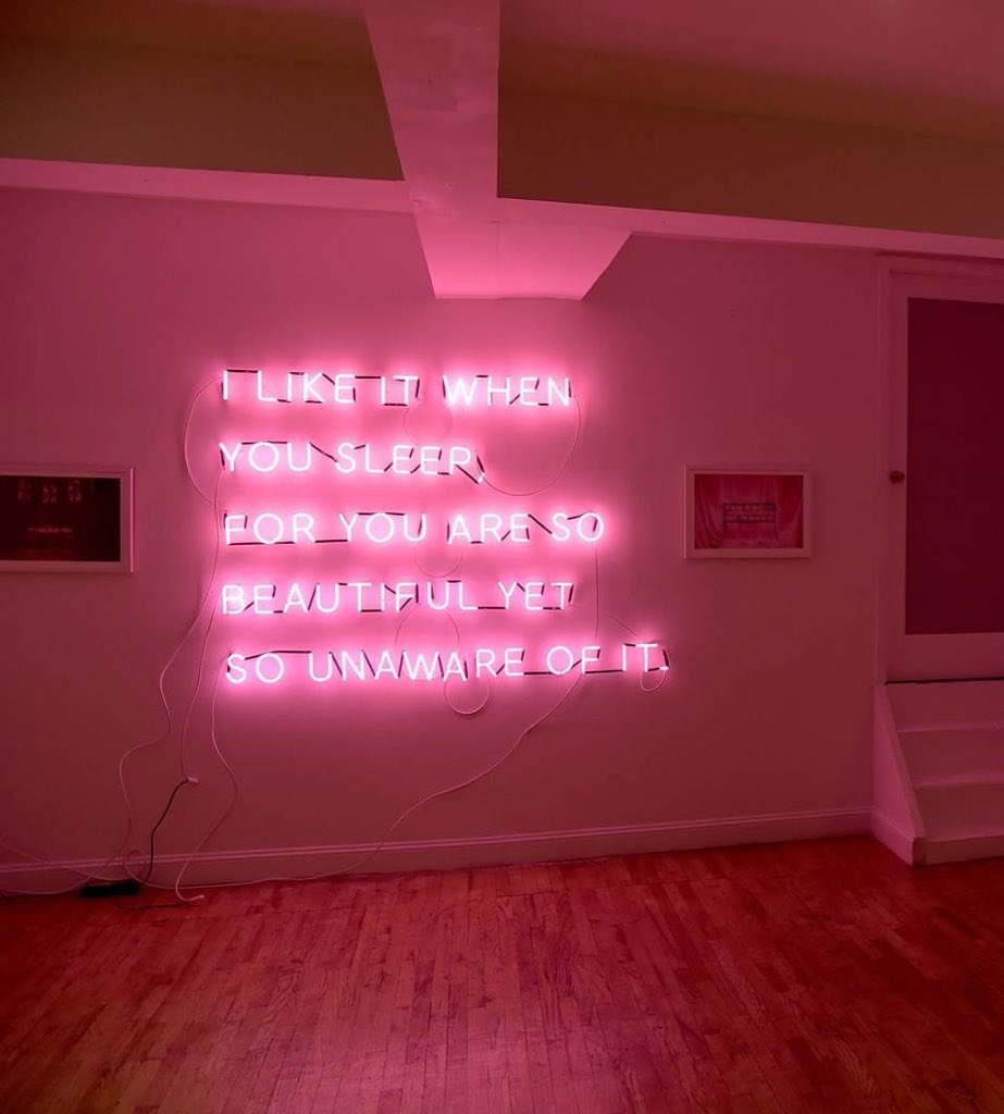 robb8rs's tweet photo. the 1975’s promo pics for i like it when you sleep still go incredibly hard https://t.co/IYS4UoaMzj