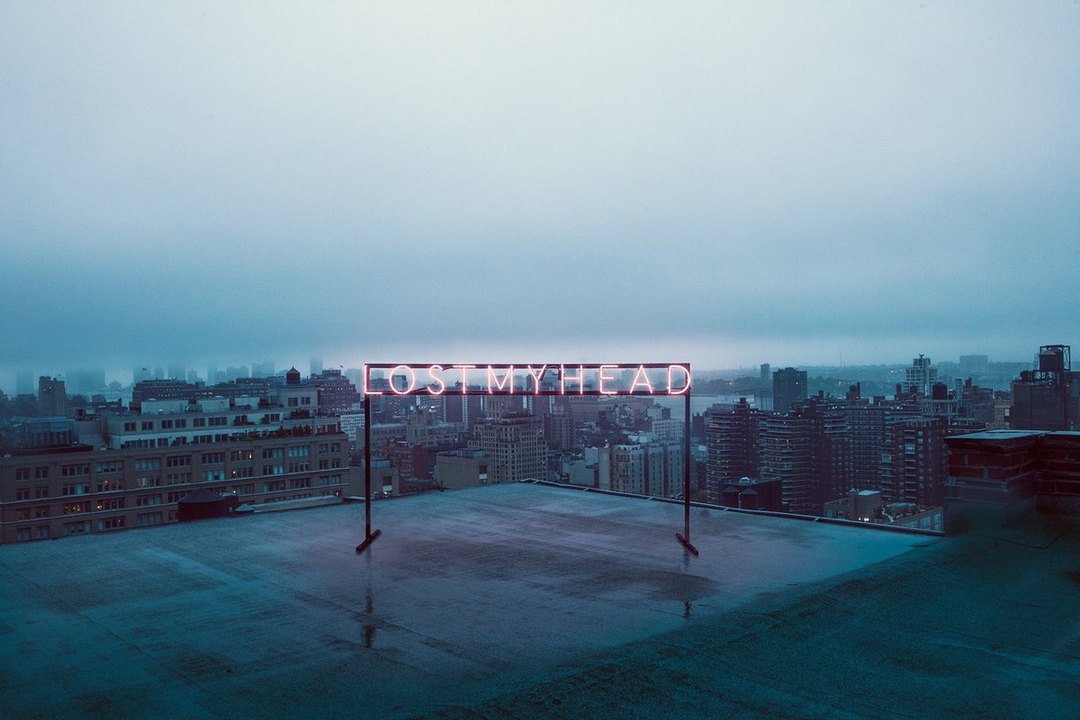 robb8rs's tweet photo. the 1975’s promo pics for i like it when you sleep still go incredibly hard https://t.co/IYS4UoaMzj