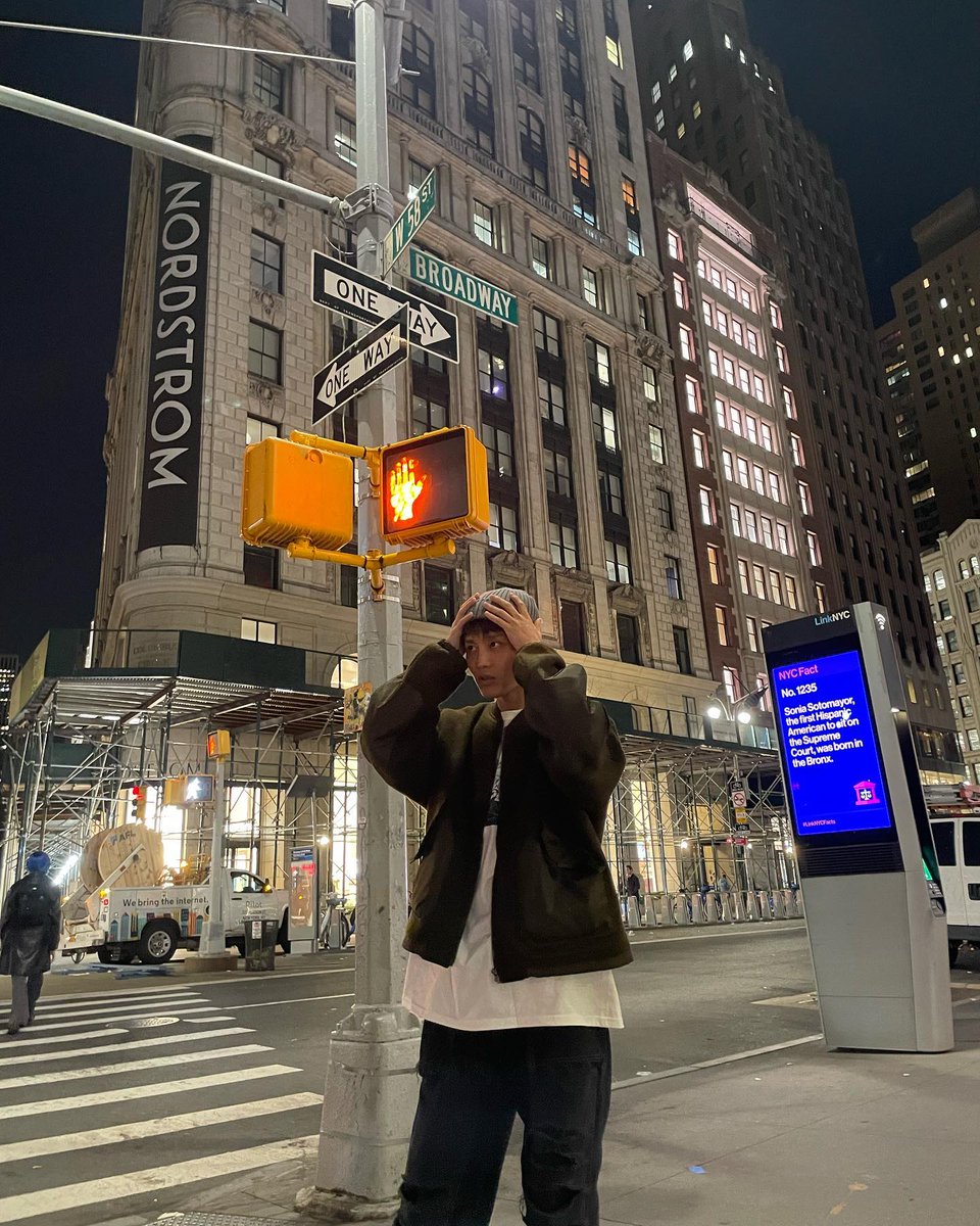 MTI_IG's tweet photo. [221025] mo.on_air post

📍 Broadway Theatre District, NYC

"Trey"

#TAEIL #태일 #NCT태일 
https://t.co/8nXIKJhClm https://t.co/GheAiPJ1Wv