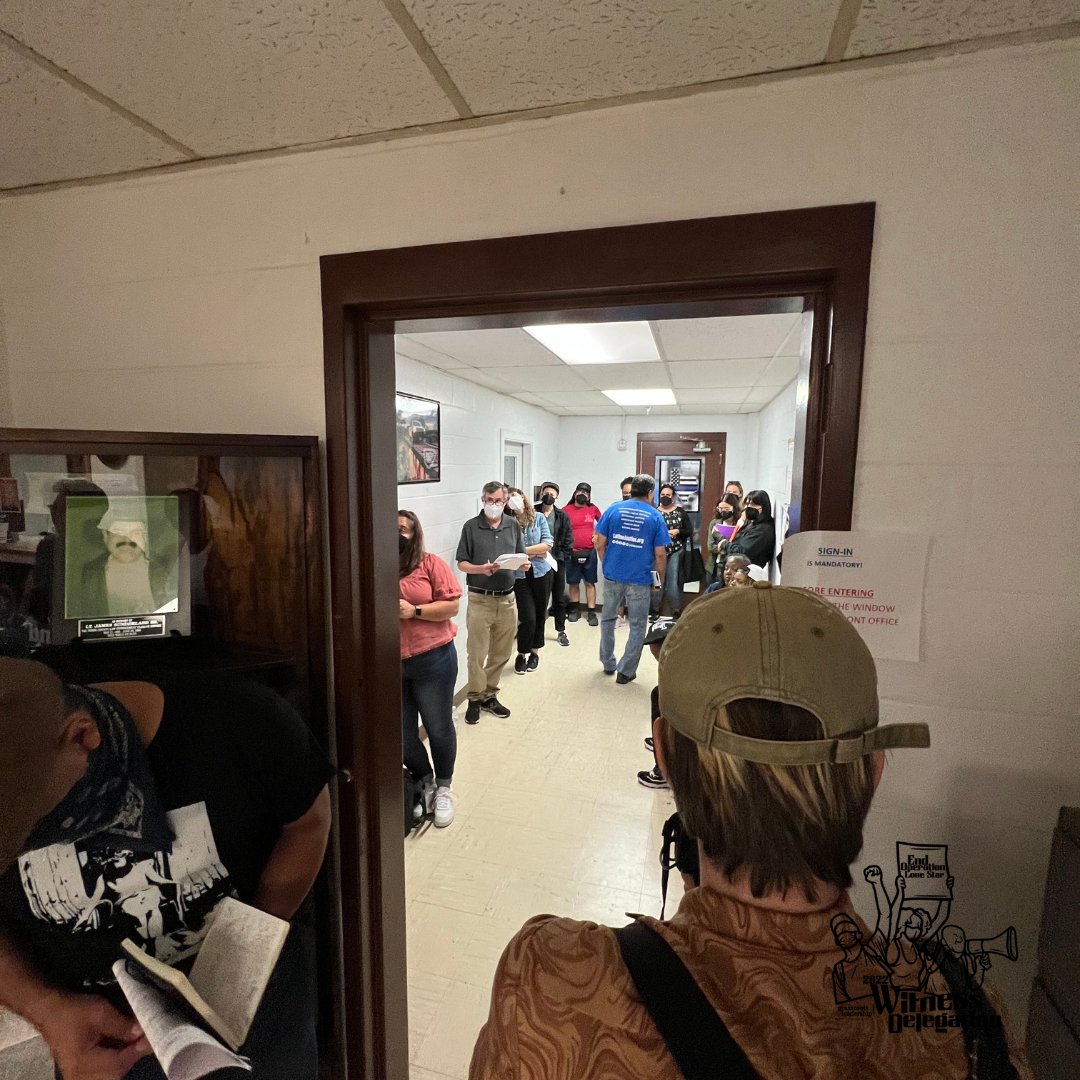 Grassroots_News's tweet photo. Representation at the first appearance hearings reduces pre-trial in the crimmigration system, and lowers the jail population. A packed tiny room from the #WitnessOLS delegation down at Val Verde County.
#WitnessOLS2022 #EndOLS #wekeepeachothersafe #needpolicychange #fyp https://t.co/vXKSUH9iF6