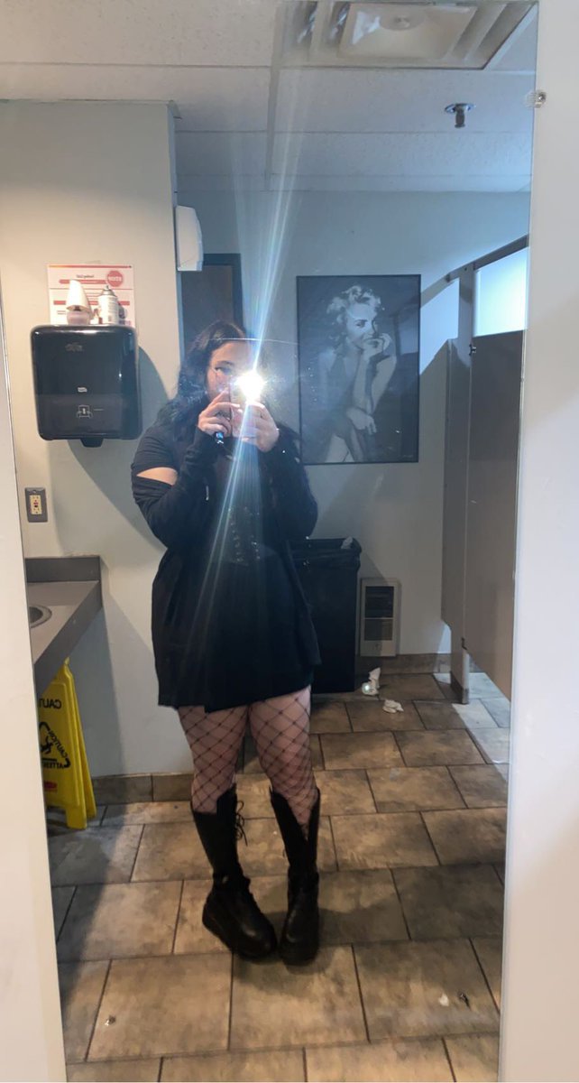 vilifyxx's tweet photo. tell me I’m cute 🥺👉🏻👈🏻 #nsfwtwt #nsfw https://t.co/OnTaDe8q3r
