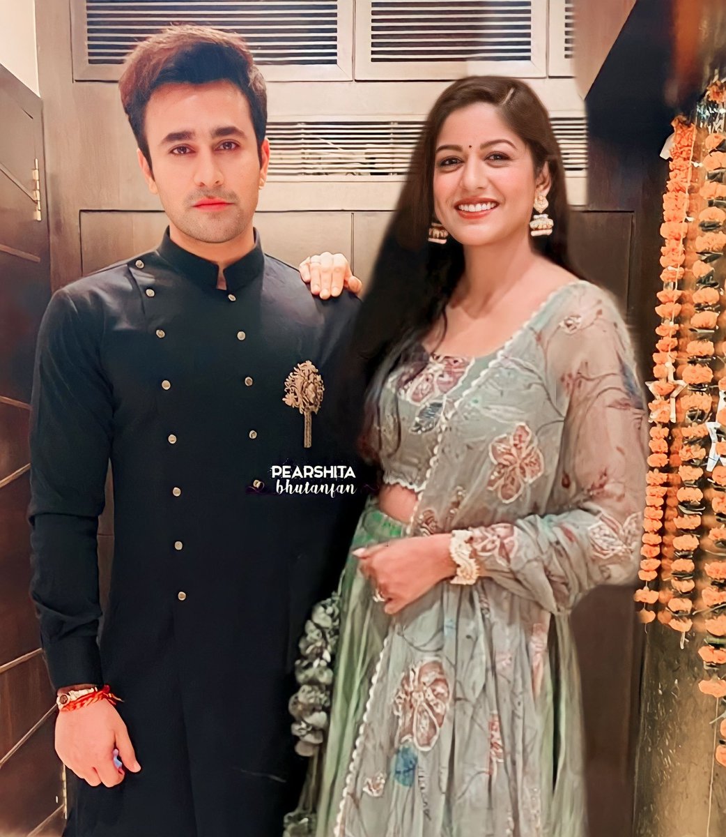 UPragh's tweet photo. Love &amp; Light - Let the light of love enlighten the whole world. ❤️✨

Happy Diwali 🙏❤️✨

PEARSHITA FOREVER 🙌❤️🧿
@pearlvpuri  @ishidutta 

#IshitaDutta #PearlVPuri #PragHbir #PearShita #BepanahPyaarr https://t.co/EoEGjh2664