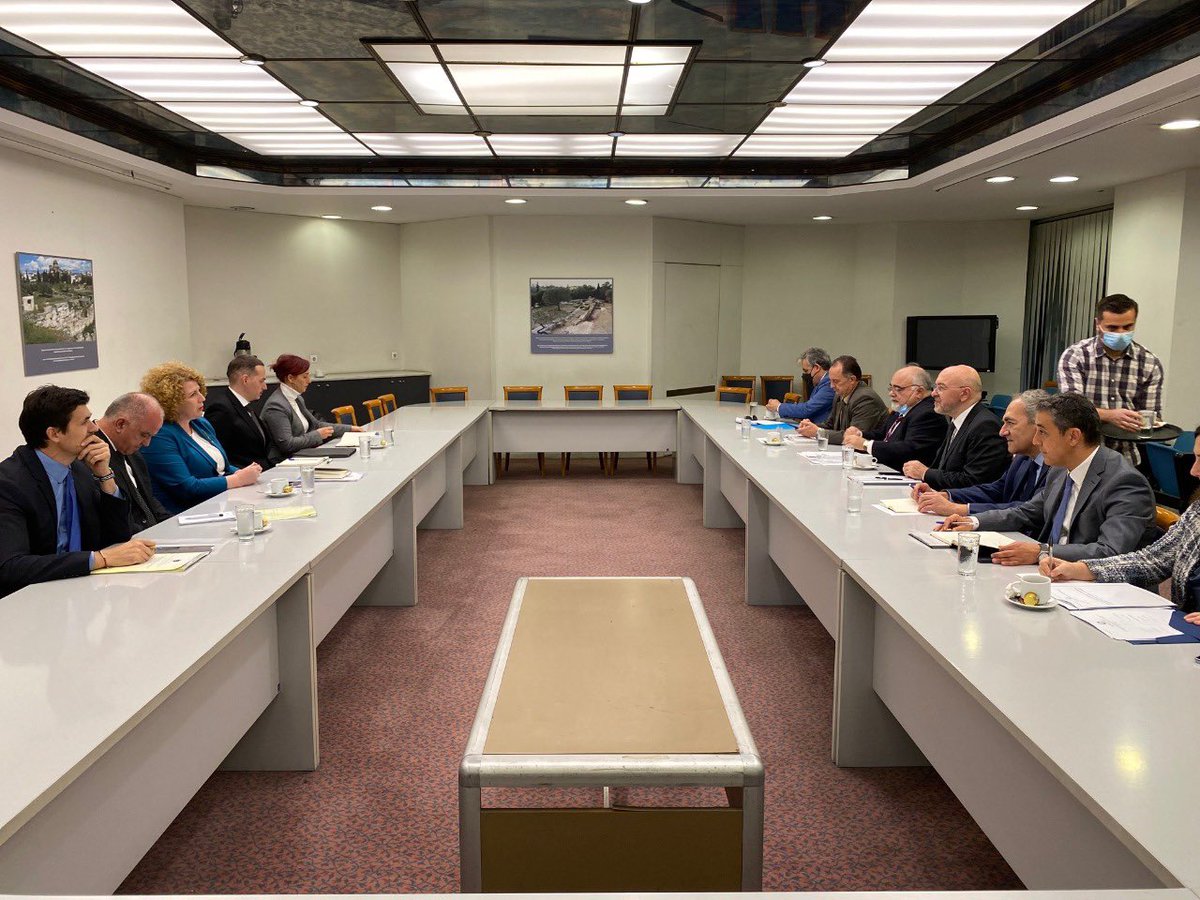 Συνάντηση ΥΦΥΠΕΞ @CFragoyiannis με την Κοσοβάρα Υπουργό Βιομηχανίας, Εμπορίου και Επιχειρηματικότητας Rozeta Hajdari 🔗 mfa.gr/epikairotita/d…