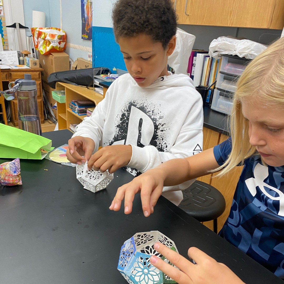 ASEDSHoboken's tweet photo. Our All Saints Diwali celebrations continue! Our school celebrated by educating our students about Diwali, followed by crafts, stories, and treats! Thank you to all our parent volunteers who helped to make this possible! #ASEDS https://t.co/5cvIXMUx4T