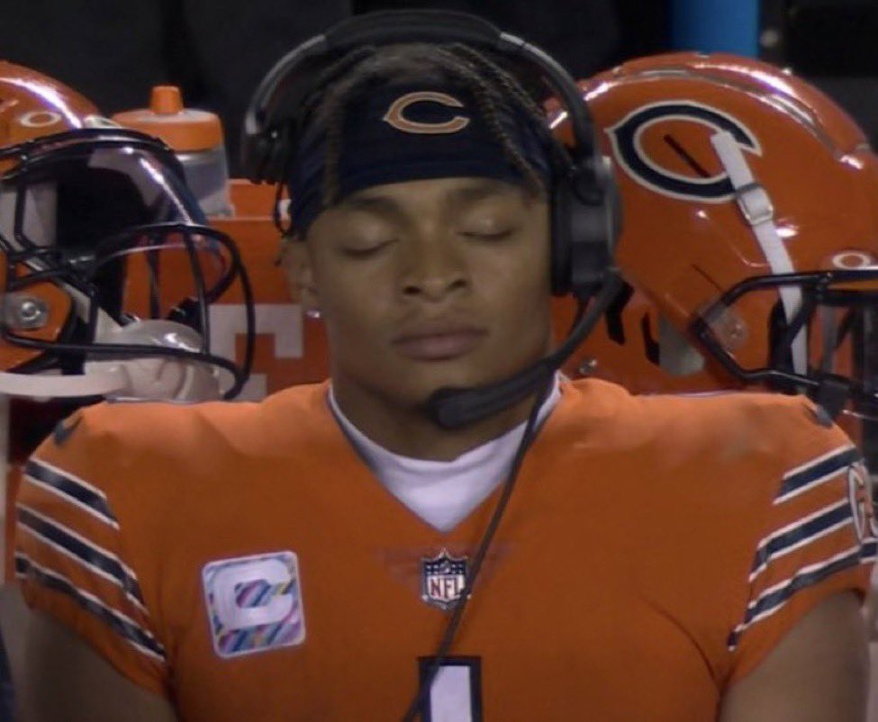 barstoolchicago's tweet photo. Prime time Bears are back tonight! https://t.co/eRuhANERK8