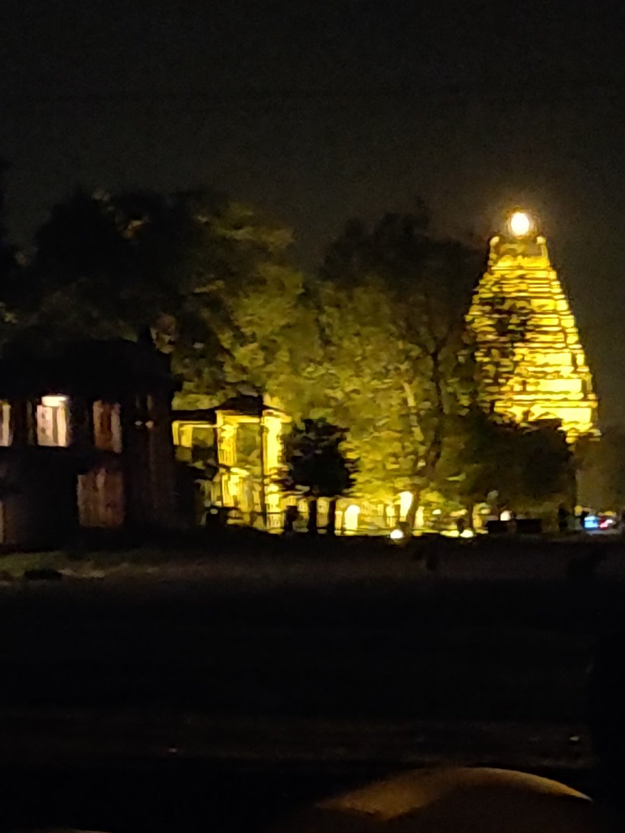 _unhurried's tweet photo. "I wish you to know that on this day begins their New Year; they make great feasts and give the gifts" - Domingo Paes about Deepavali in Hampi, 16th century. Wishing all Unhurried travellers a very happy Deepawali #unhurriedwalks #hampi #Deepavali https://t.co/f75U0qWkKv