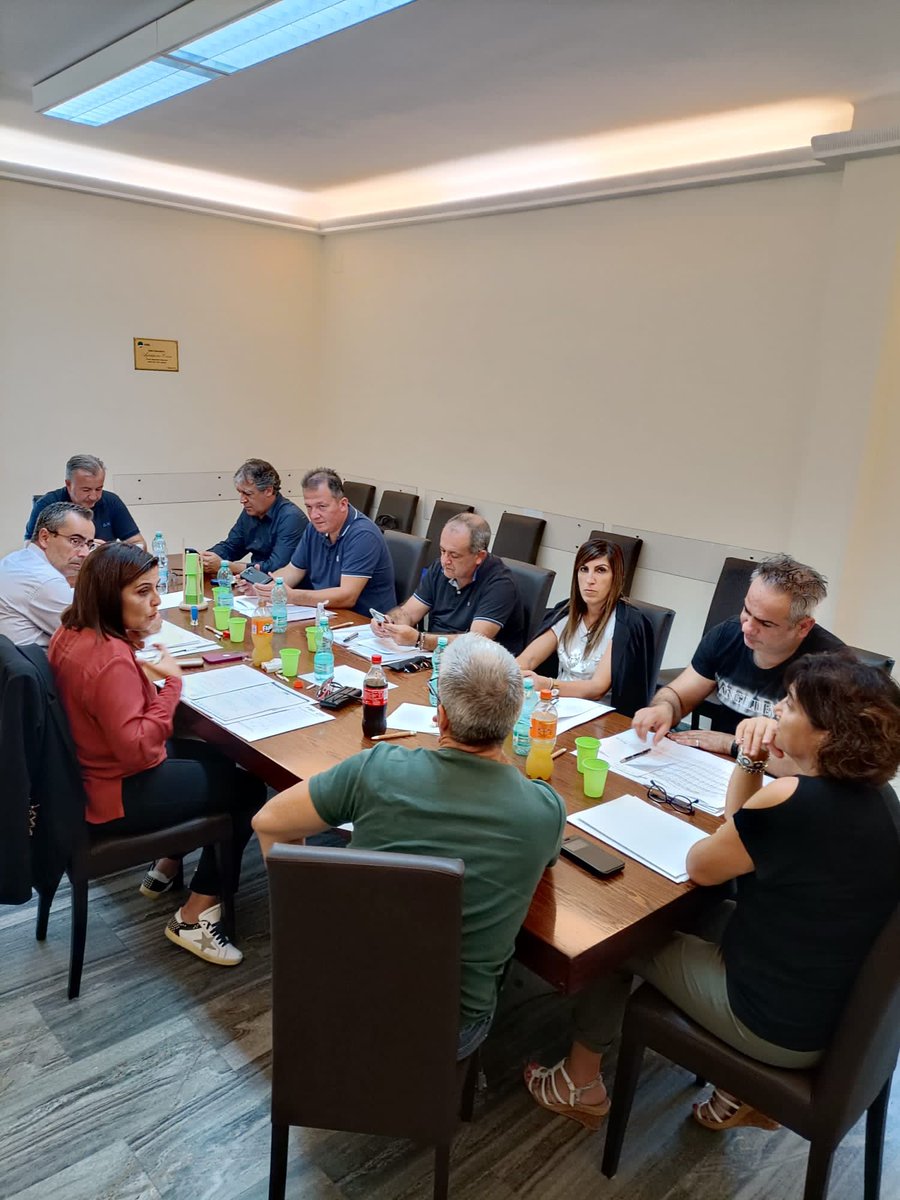 FilcaCisl's tweet photo. In corso a #Cagliari l'Esecutivo della Filca #Sardegna, con i segretari nazionali Cristina Raghitta e Ottavio De Luca. Si parla di #infrastrutture, #sicurezza nei #cantieri, rilancio dell'attività sindacale, bilateralità. https://t.co/gvfKFkVeRn