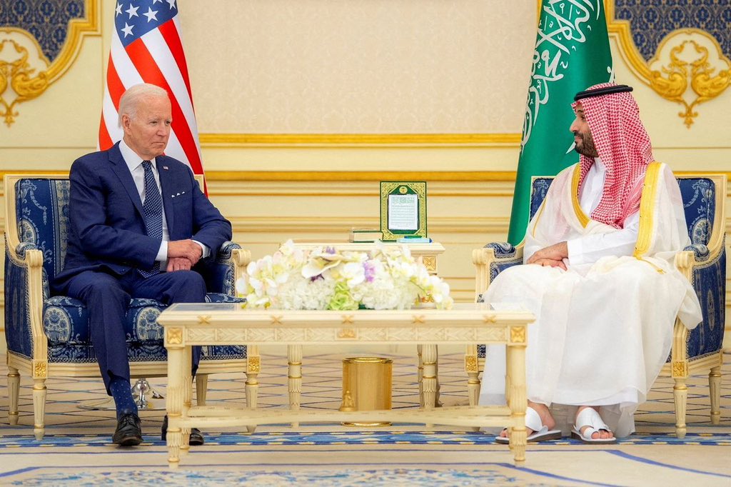 'وول ستريت جورنال' نقلاً عن مصادر مطلعة:

السعودية قد تبيع سندات الخزانة الأمريكية التي تحتفظ بها إذا أقر الكونغرس 'قانون نوبك'.
