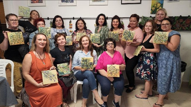 During Sukkot, PKI participants enjoyed an art class led by recent immigrant to Israel, Galina Shevtzov. She never imagined that her classes would gain traction so quickly. The classes have empowered Galina as an entrepreneur and provide joy and community for the participants.