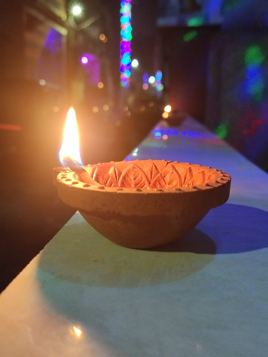 sudo_power's tweet image. Happy Diwali to all my dear SUDOs&apos; 🎉🤗

Achese padho, likho 👨🏻‍💻🚴
Skill develop karo, Business banao 🦾
Dher Sare paise kamao 💰
Apki sari wishes puri ho ❤

#keeplearning 
#keephustling
#nevergiveup