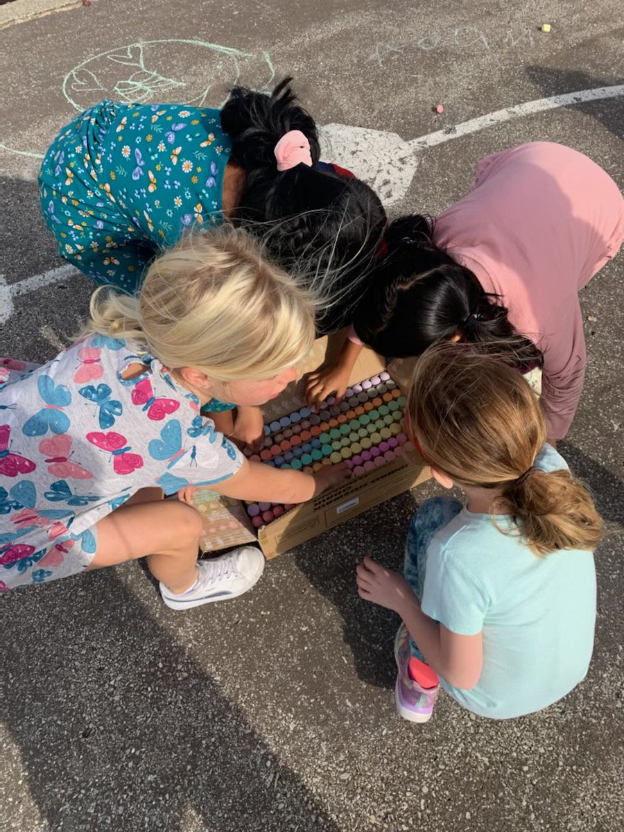 WCECCS's tweet photo. It’s a beautiful day to make chalk creations at recess #1Grade https://t.co/Qxt61JcFeH