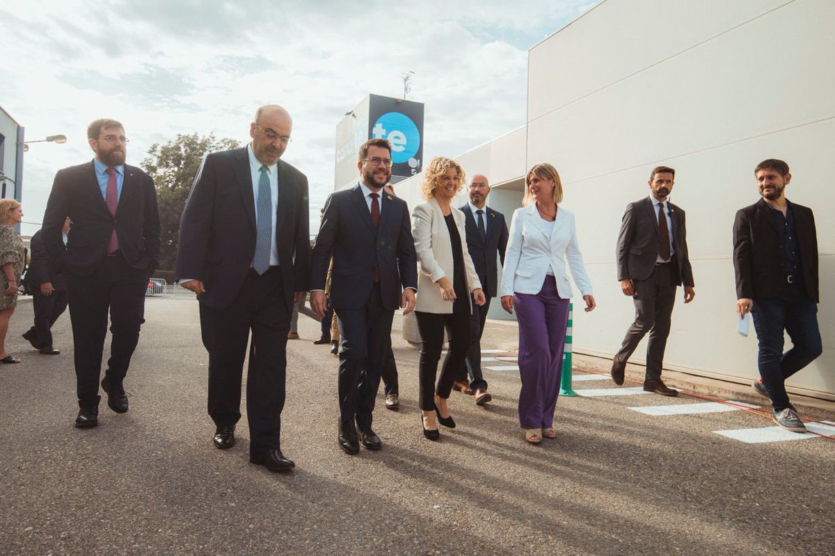 perearagones's tweet photo. El nou Centre Audiovisual de la Vegueria, amb unes instal·lacions punteres, sens dubte impulsarà la xarxa de mitjans de proximitat de les Terres de l’Ebre, generarà oportunitats i contribuirà a la cohesió social amb projectes informatius i d'entreteniment de qualitat. https://t.co/9ARHAsb2mB