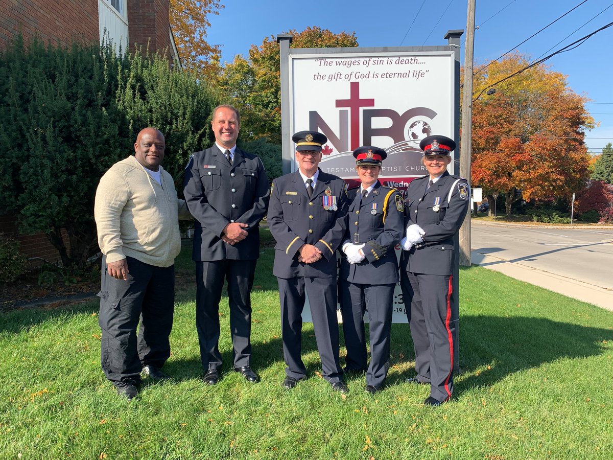 Woodstock_PS's tweet photo. Yesterday, Inspector Shelton and retired WPS Constable Maitland attended a service for First Responders in Hamilton where retired WPS Sergeant Massecar was the guest pastor. Thank you to the members of the New Testament Baptist Church in Hamilton for their hospitality. https://t.co/qo4Xrn5mRk
