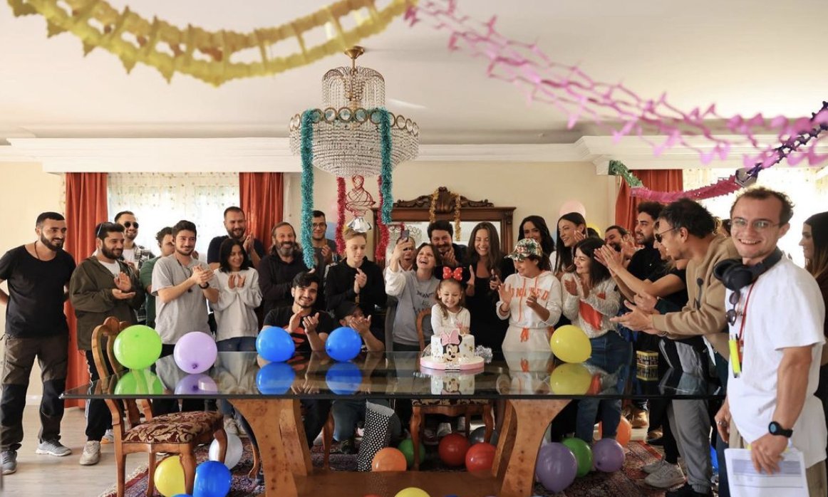 Canım Annem’in Zeynep’i Gece Işık Demirel’in doğum gününü bütün ekibimizle birlikte kutladık. 🎂💐 #GeceIşıkDemirel #canımannem