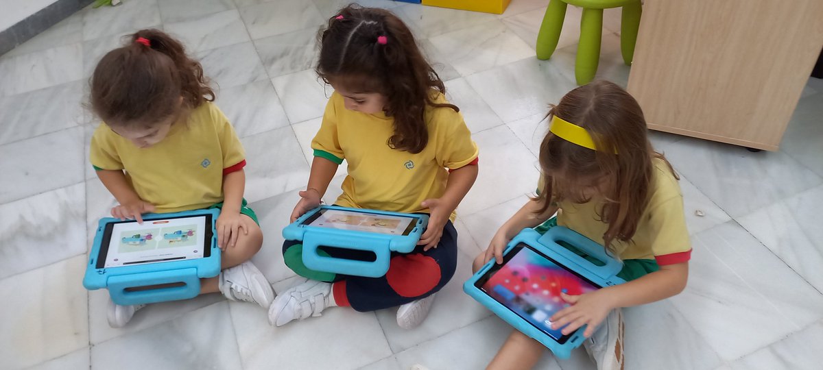 InfantNatzEsplu's tweet photo. Aprenent junts #P5fixis #Ciberemat https://t.co/muxDGuCW4L